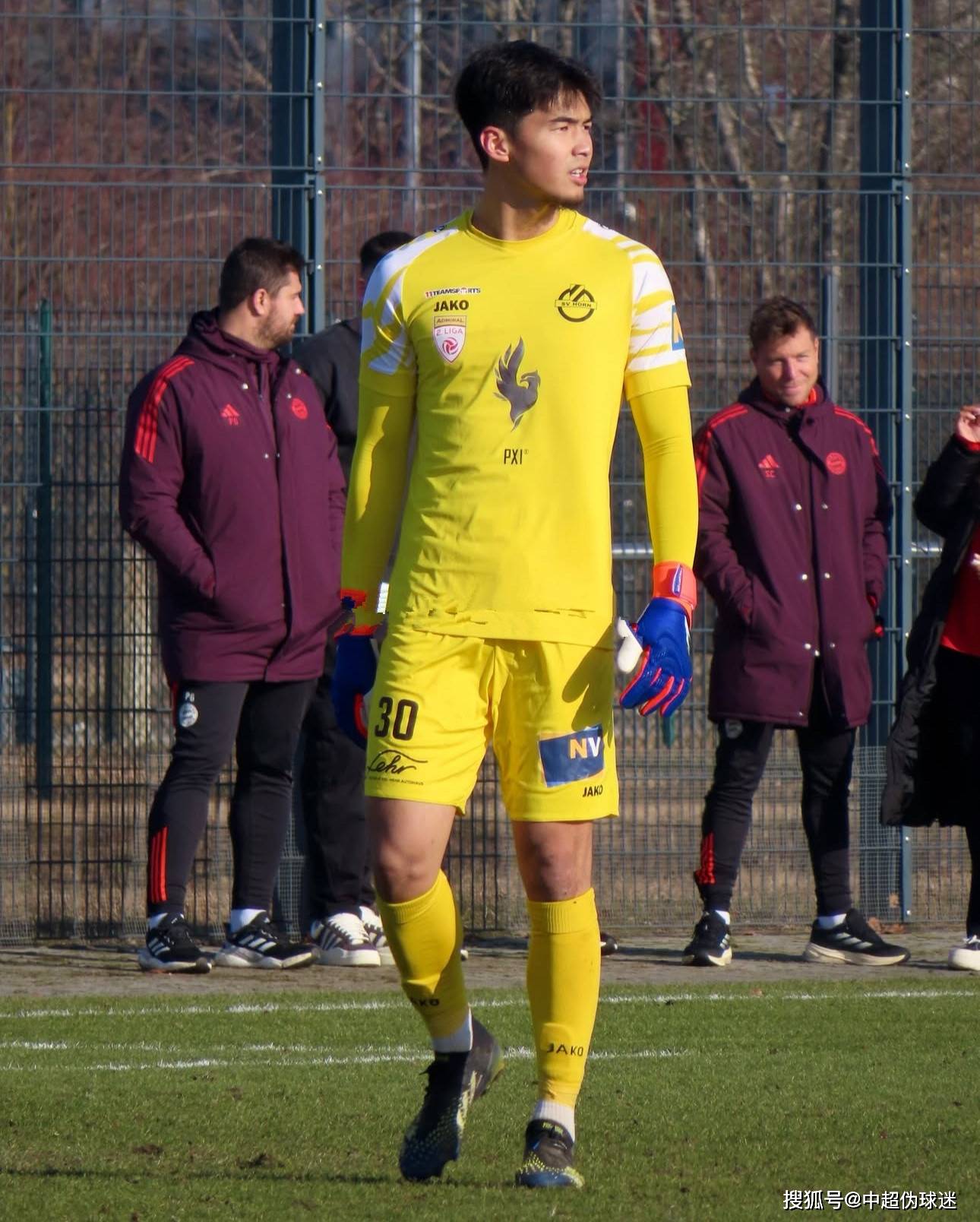 中脱颖而出 中脱颖而出