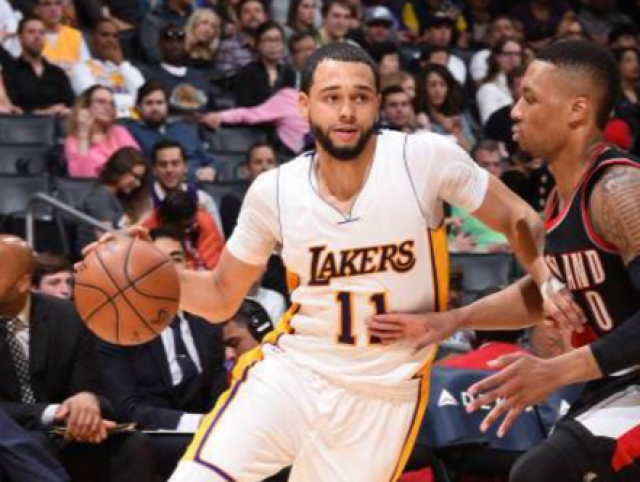 与佣金的峰 与佣金的峰